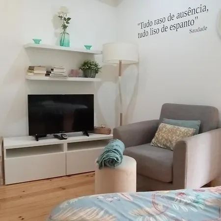 Turquoise - Tram 28 Starting Location Apartment Lisbon